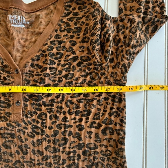 Time and Tru animal print long sleeve Size Large 12/14 - Picture 8 of 9